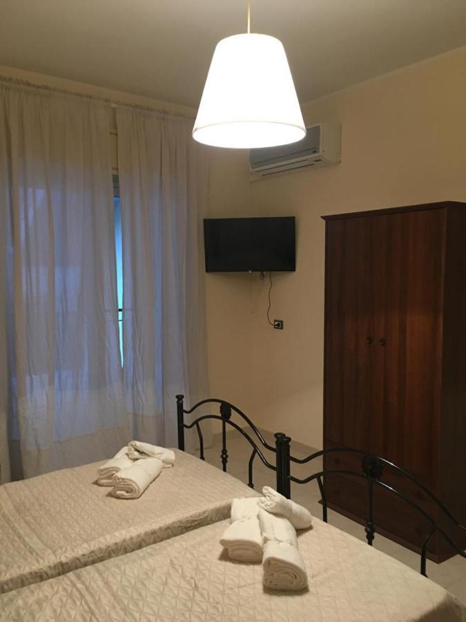 Casa vacanze, a due passi da Taormina (ME) Letojanni Exterior foto